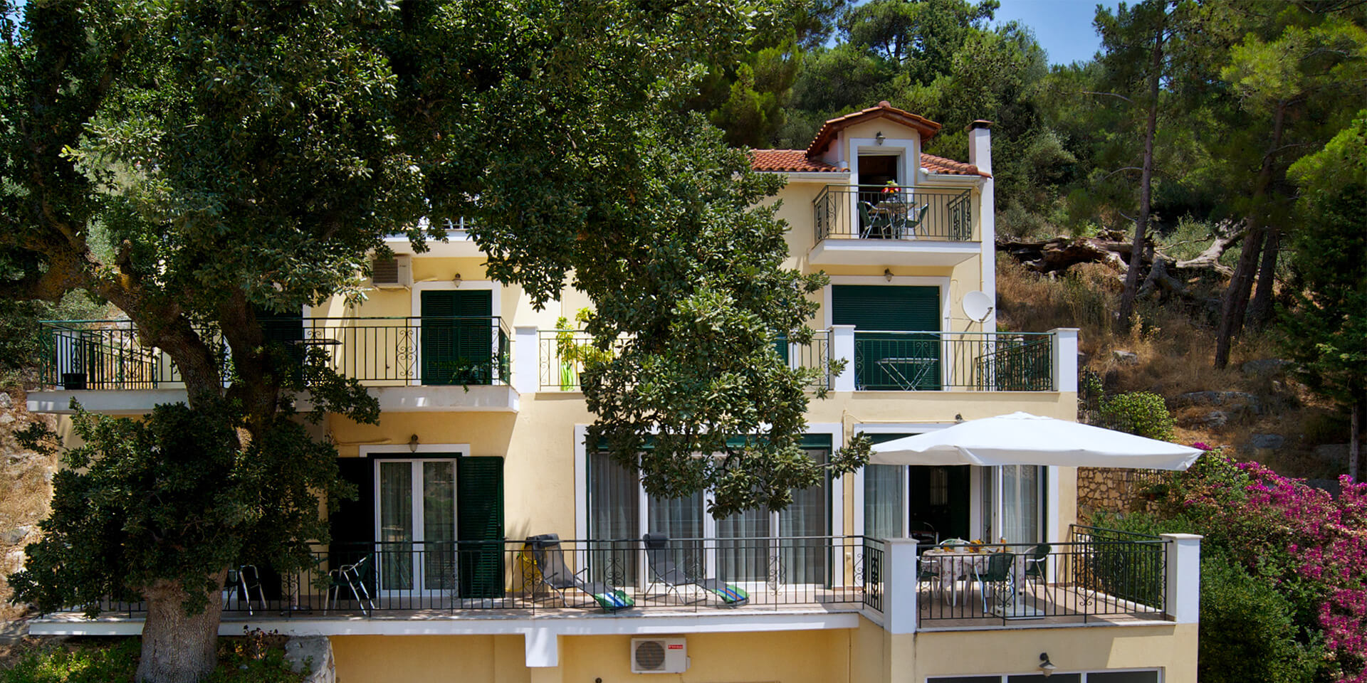 FAOS Luxury Apartments at Agia Efimia Kefalonia